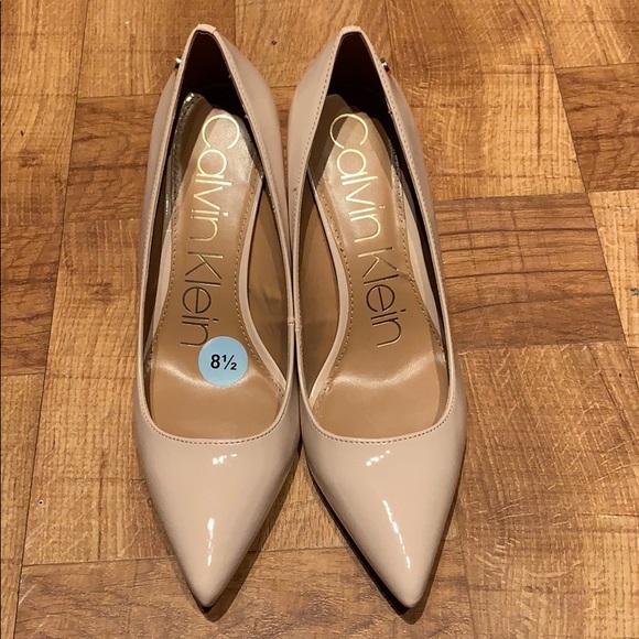 comfortable nude shoes